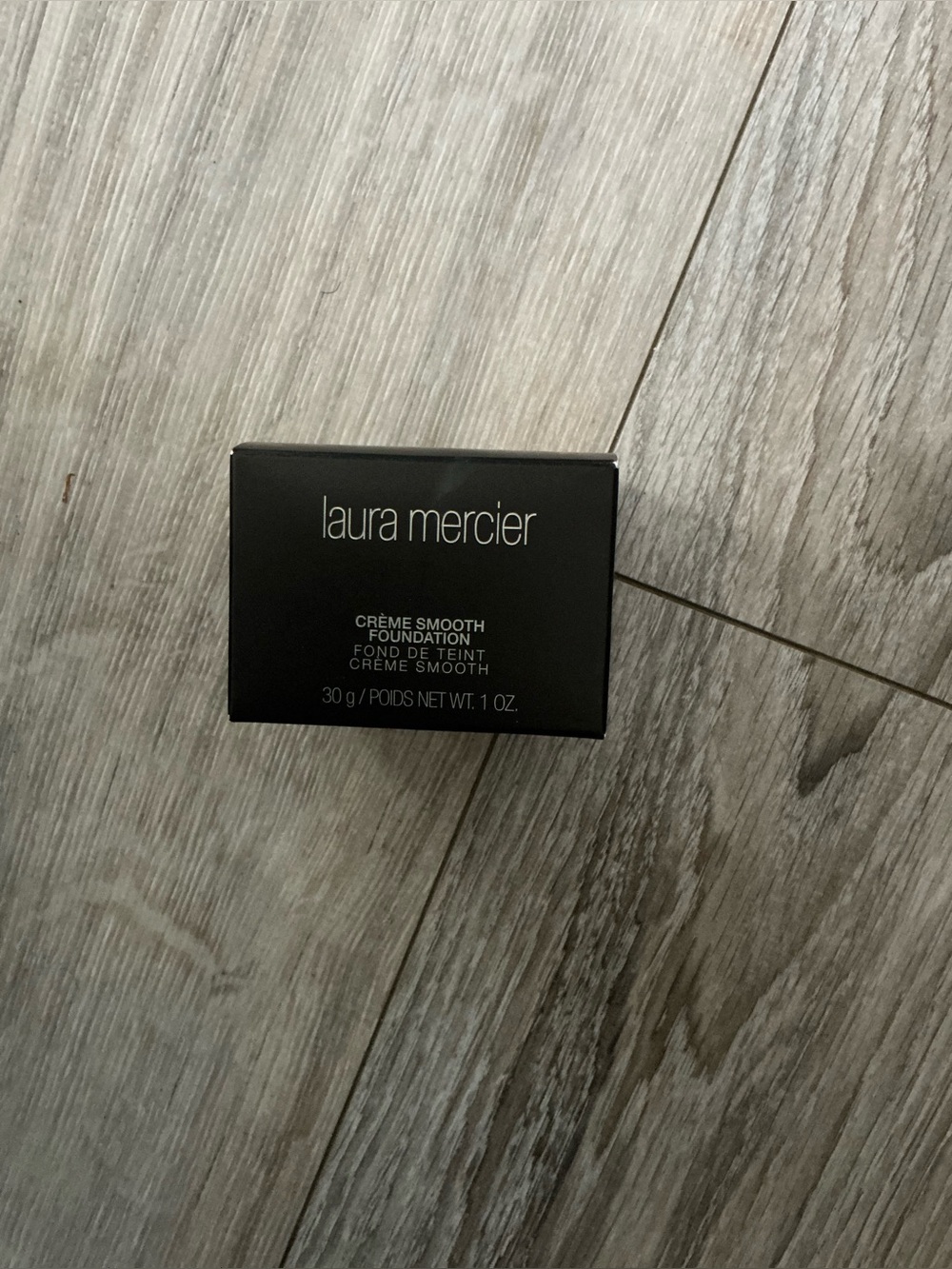 NIB Laura Mercier Crème Smooth Foundation 30g / 1 oz Porcelain Ivory 1N1